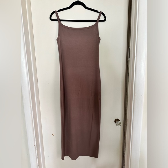 Babaton Retreat Dress Size Medium - Picture 3 of 3